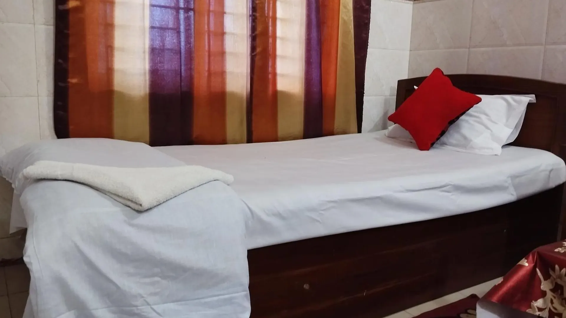 Hotel Indropuri International داكا 3*,  بنغلاديش