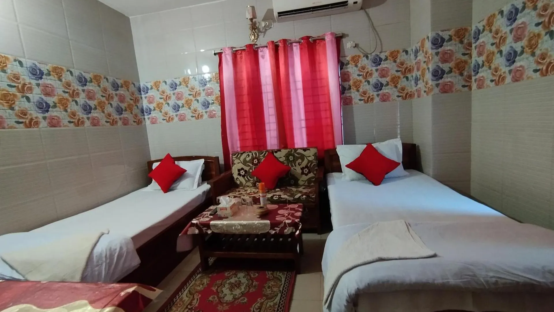 Hotel Indropuri International داكا 3*,